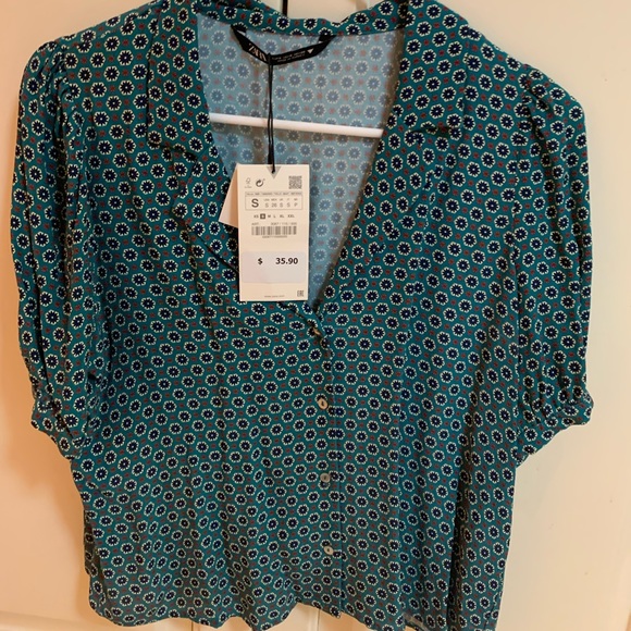 Zara printed button down top - Picture 2 of 4